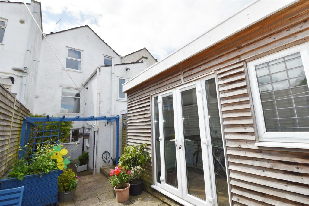 Rear view of property.jpg