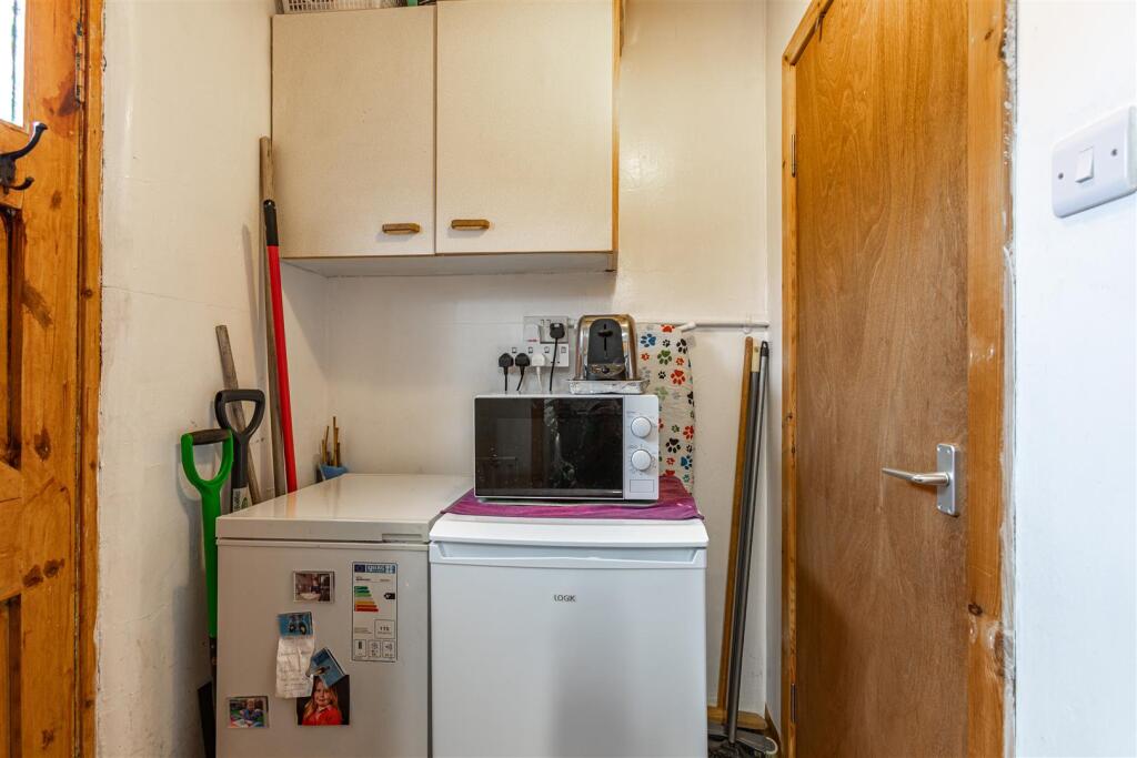 16 Morrow Gardens Melrose 12.JPG