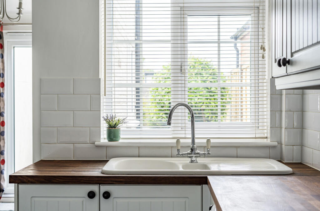 1303320-5-6841638...