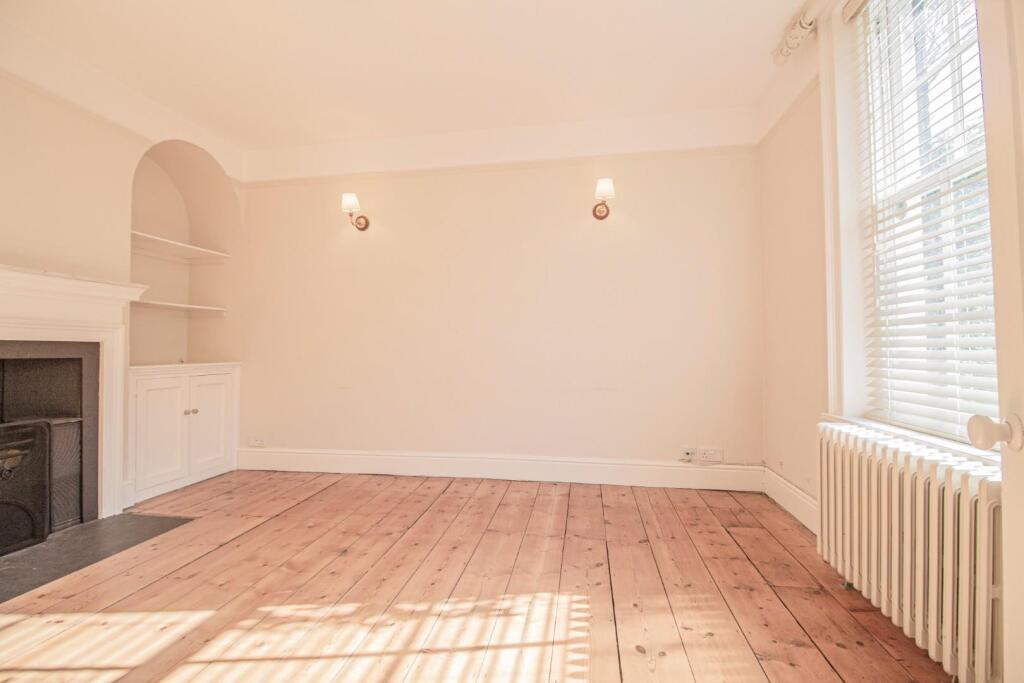 31 Well Street [Drawing Room] 01.jpg