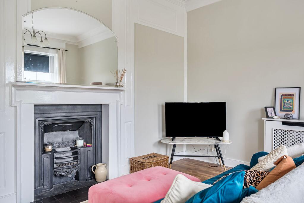 Living Room/Dining Room (5)