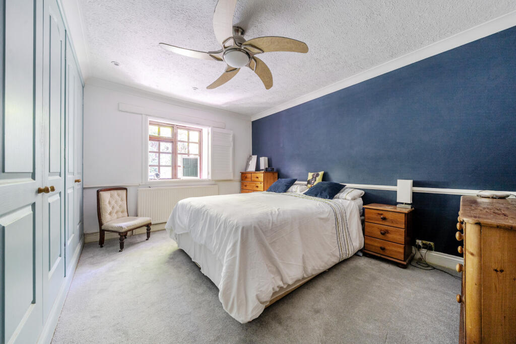 1311540-10-6852a5...