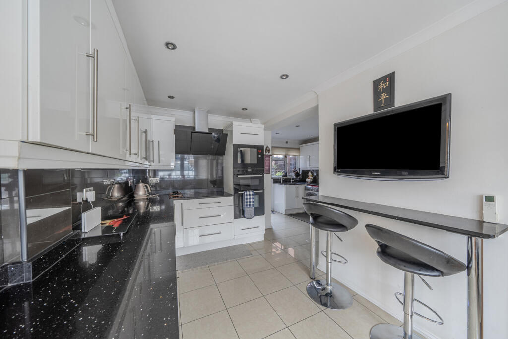 1358744-11-68d2db...