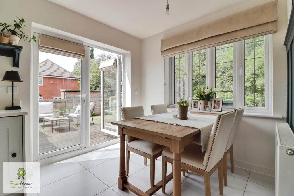 Diner Garden View - EweMove Cannock