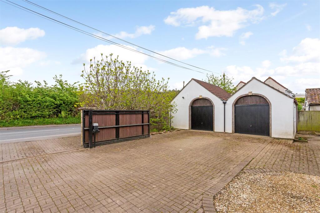 69669_Crofton Cottage, Bath Road - (5).jpg