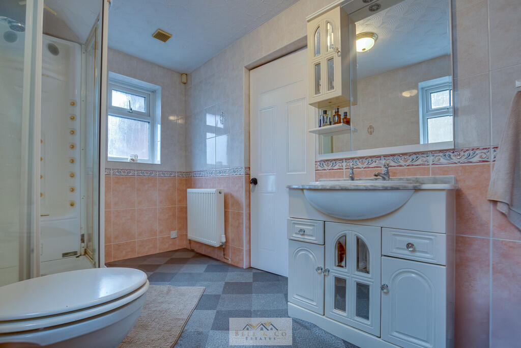 Bathroom 1.3