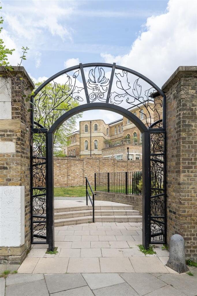 Richard Tress Way, E3