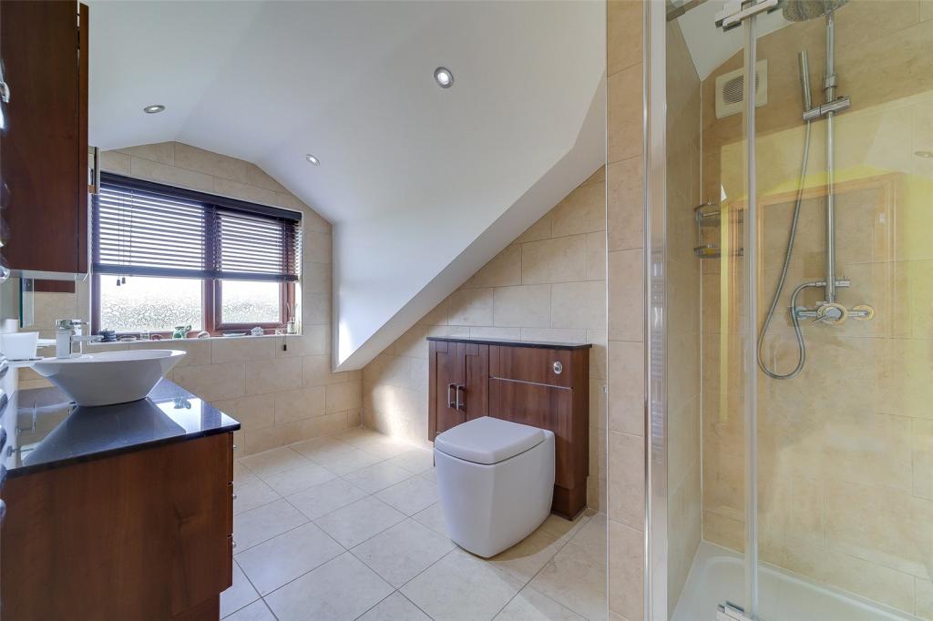 2nd Floor Bathroom