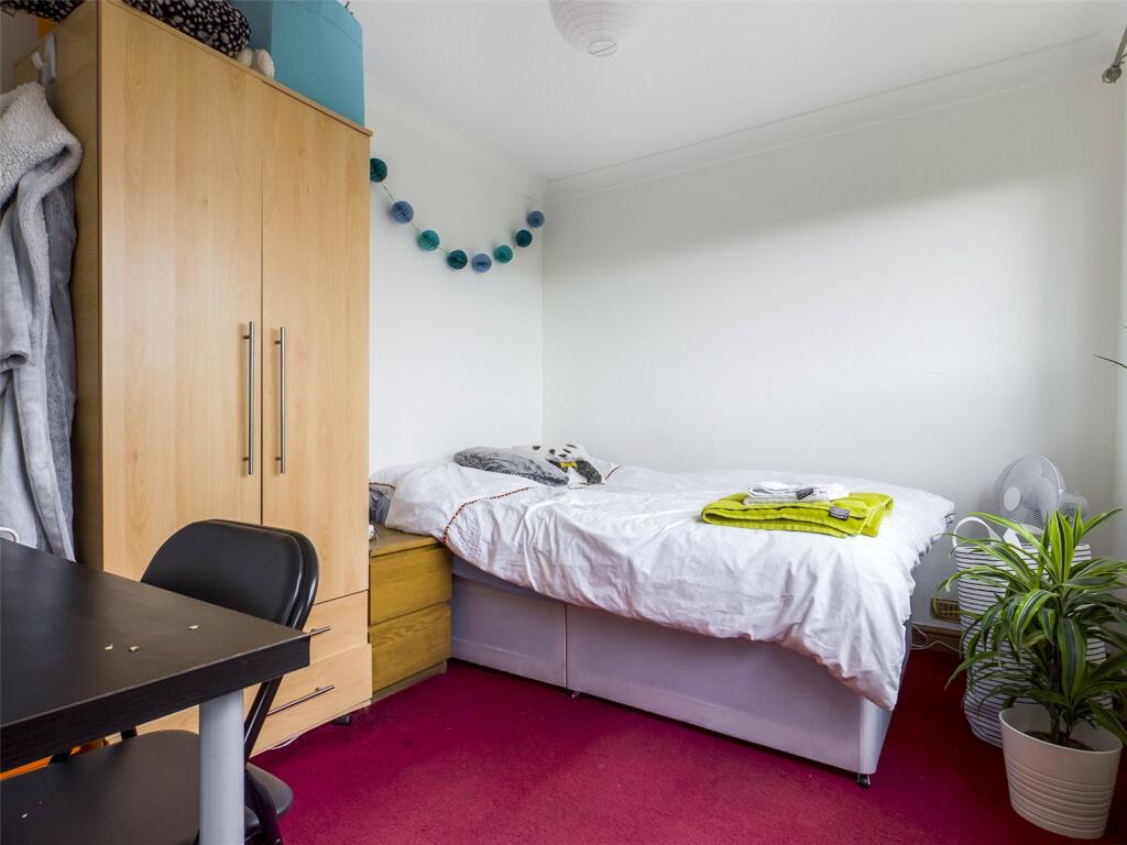 Bedroom-House-To-Ren