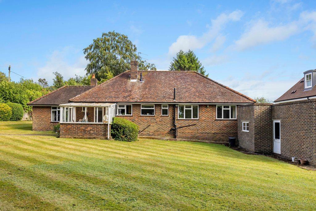 3 Elm Close, Leatherhead, Surrey, KT22 8HA-19.jpg