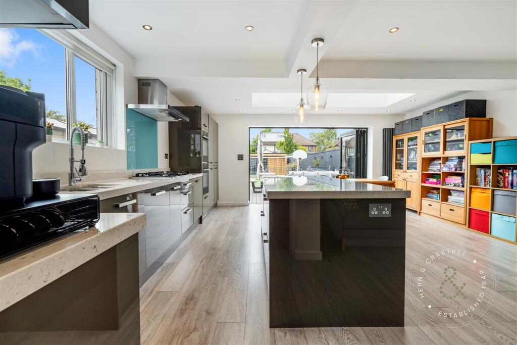 St Asaph Close, HernCrabtree (3).jpg