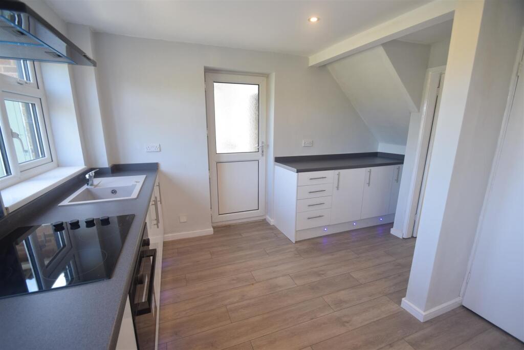 Kitchen Area.JPG