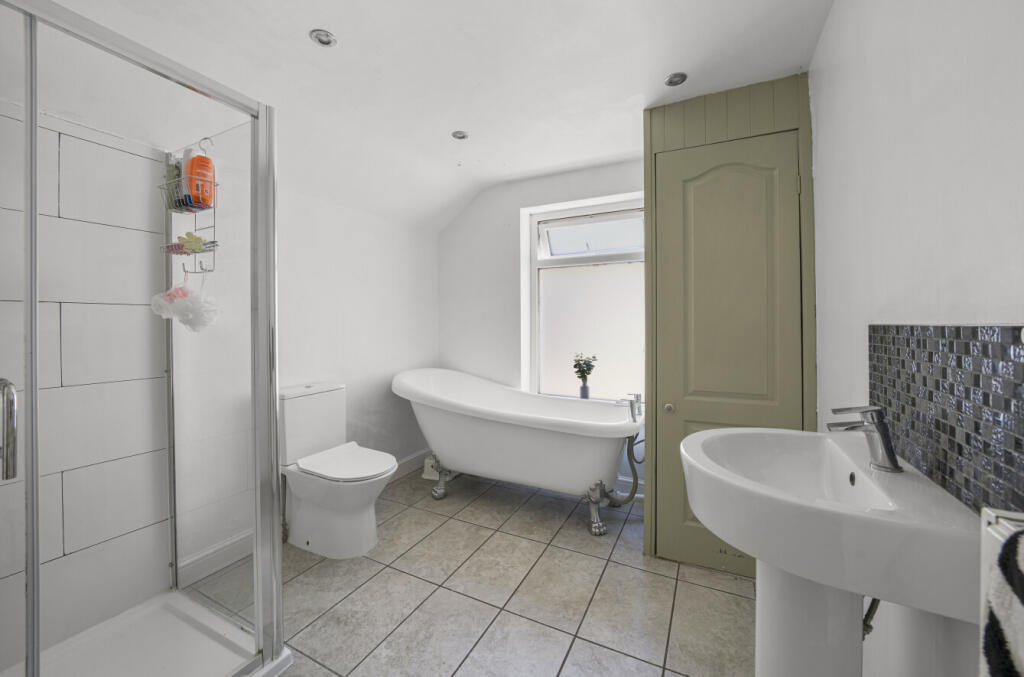 1289227-2-682b610...