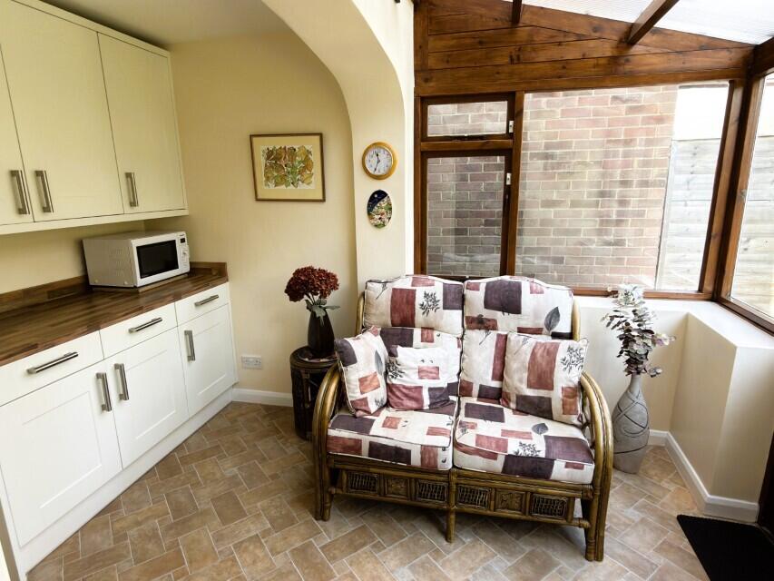 Breakfast/Sun Room 1