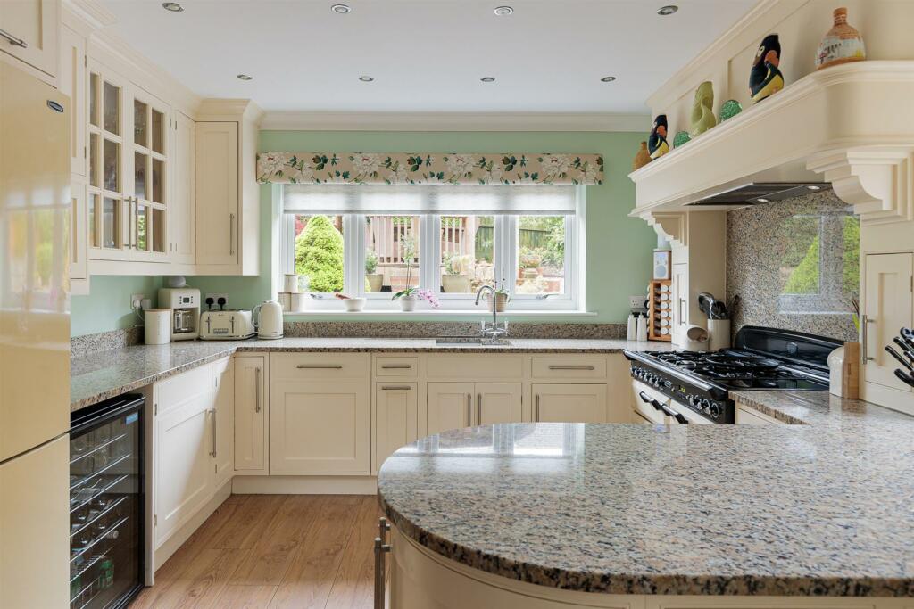 Kitchen/Breakfast