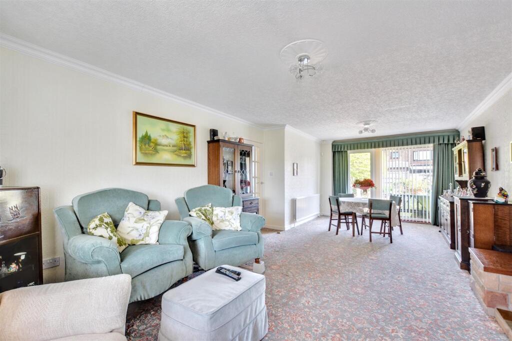 Lounge: Dining_4.jpeg