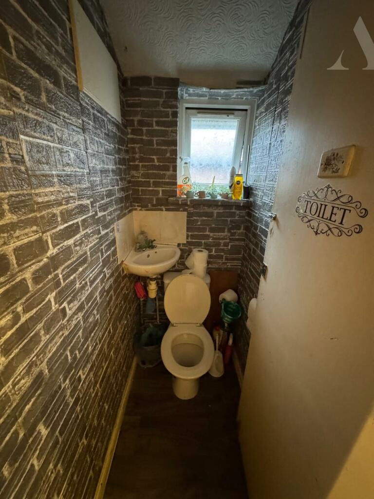 144 Sladefield Road wc