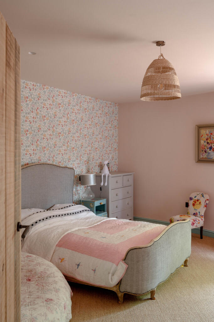 298401 - The Roundhouse, Park Lane, Old Knebwor...