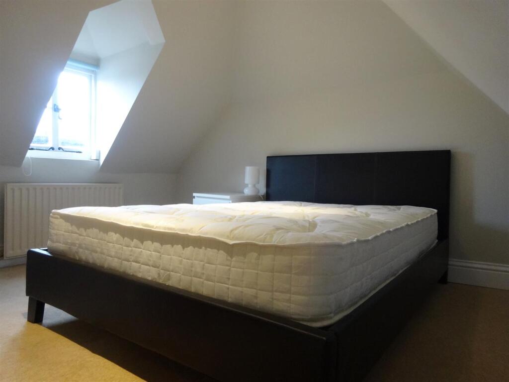 bed 5.JPG