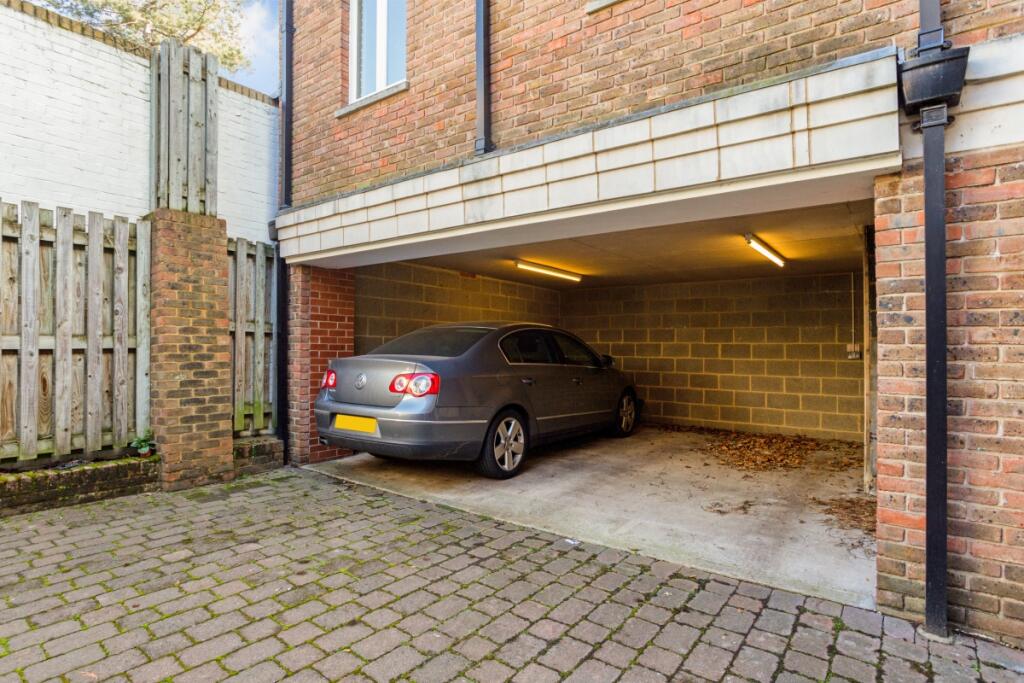 40 Beaufort Road ...