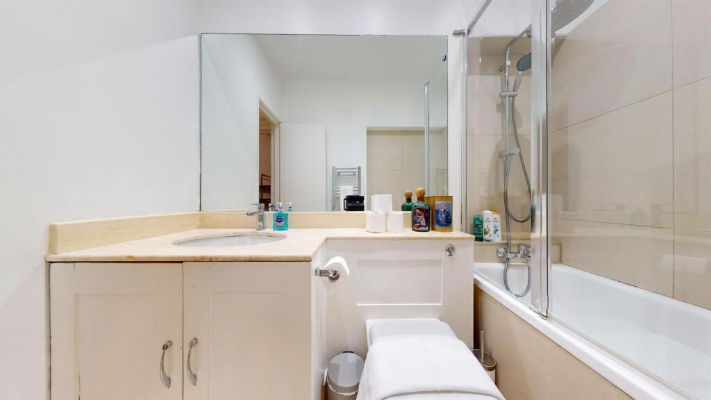 Flat 1 167 CRbathroom1.2.jpg