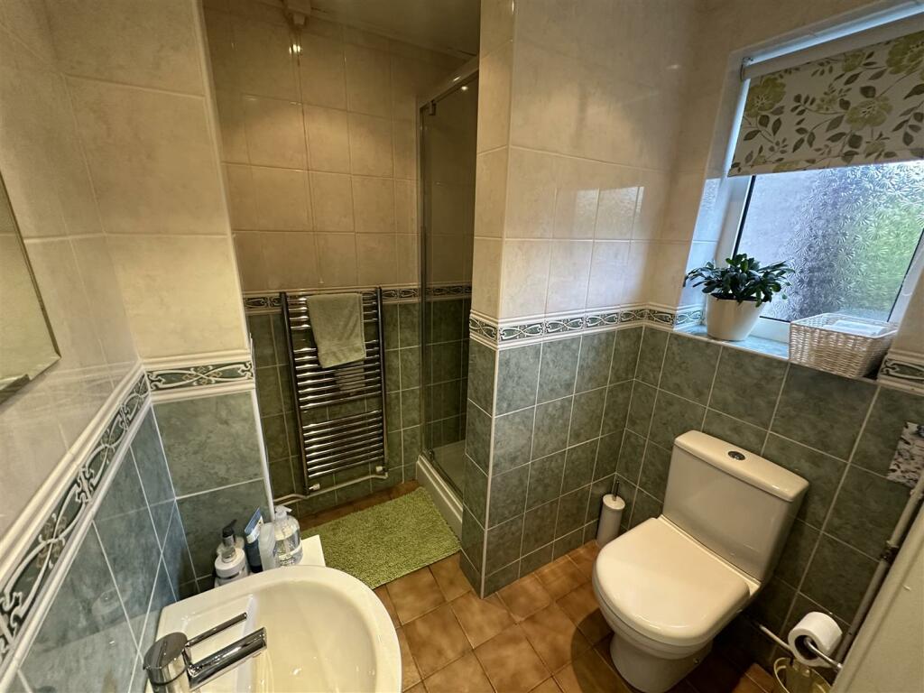 SHOWER ROOM