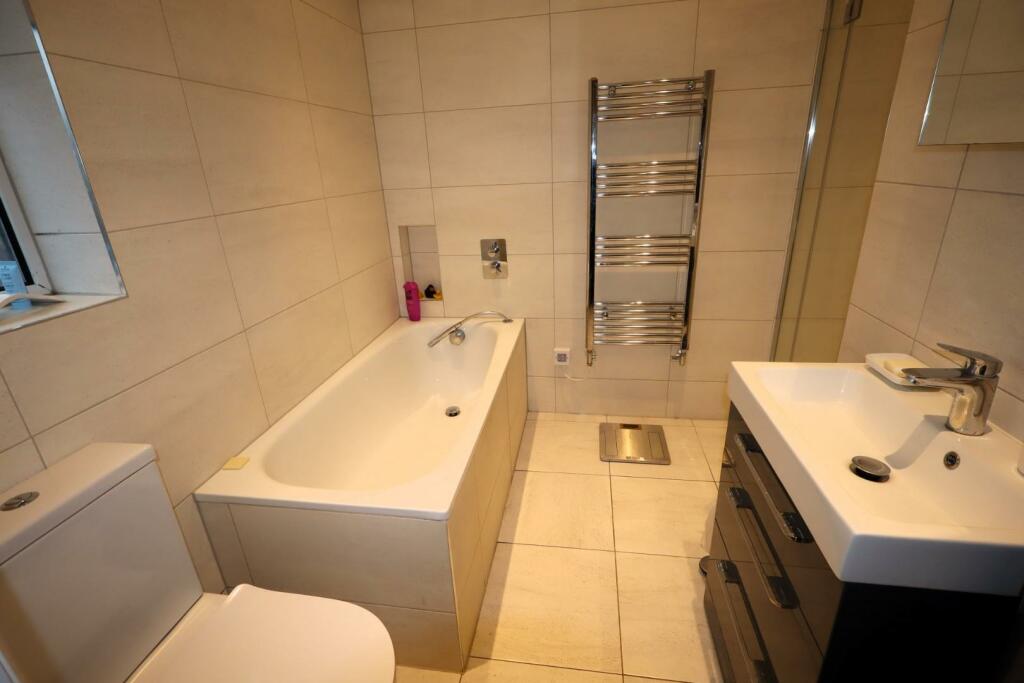 En-Suite Bathroom
