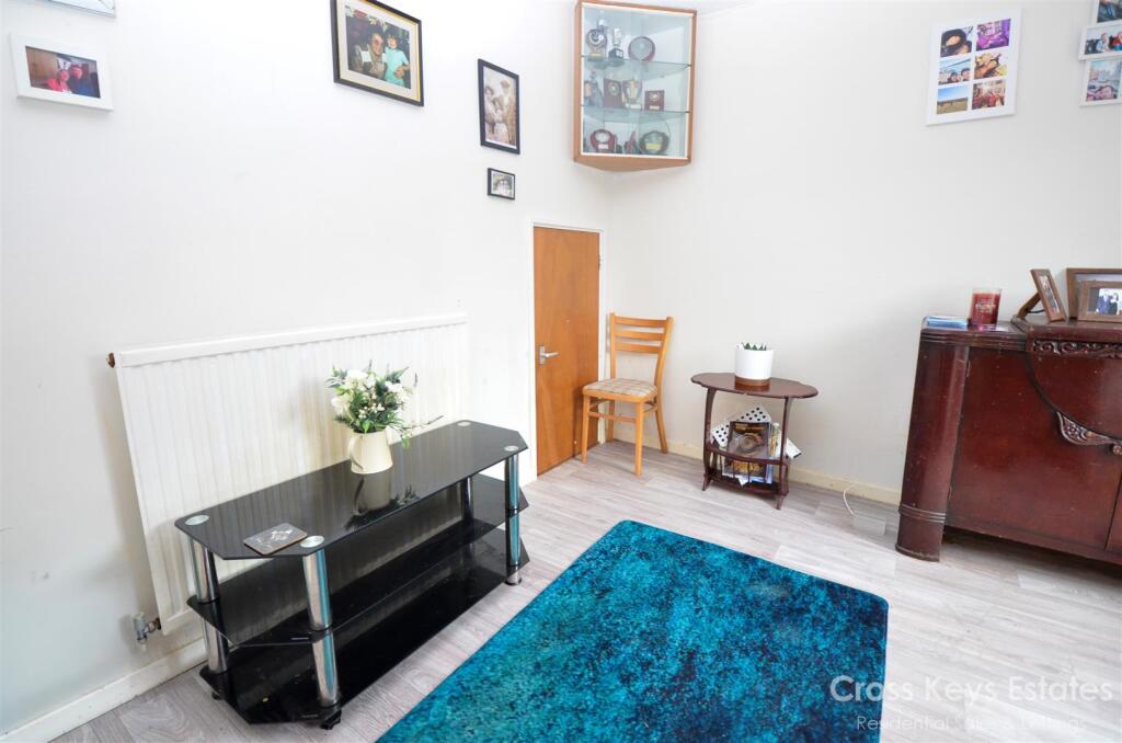 Dining Room / Bedroom 4