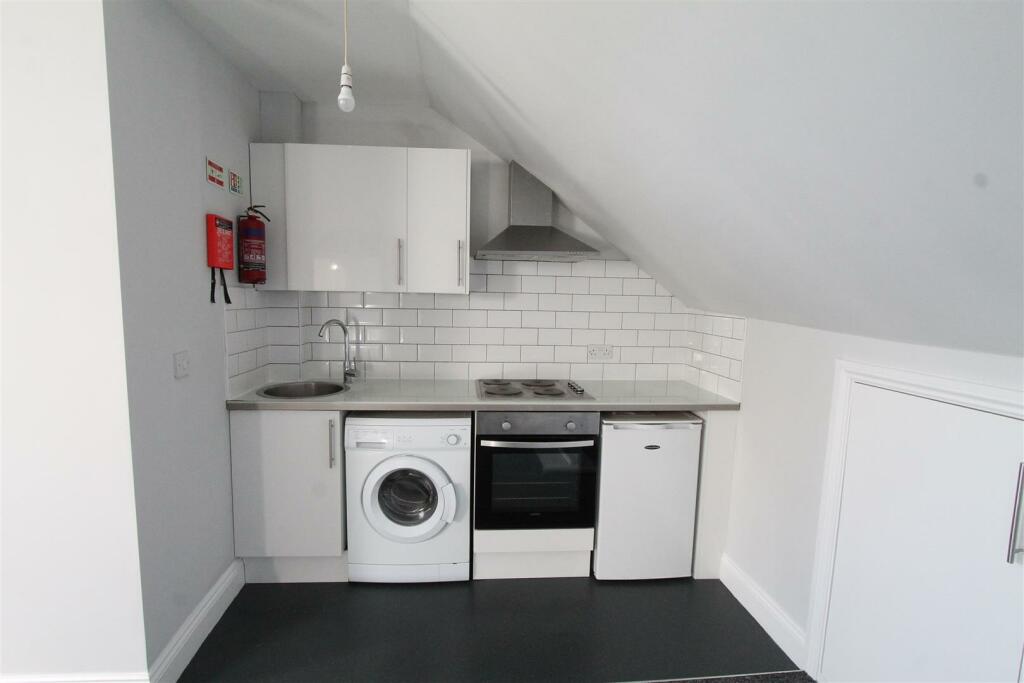 KITCHENETTE