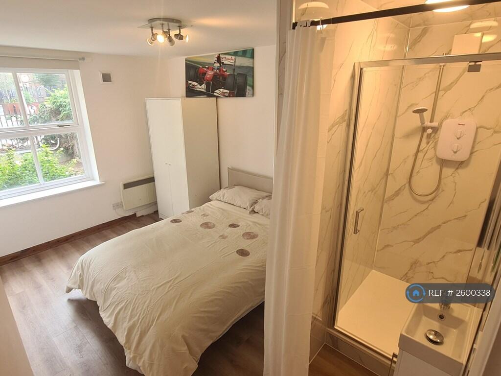 Bedroom 2: Private Bathroom (11 Sq-m)