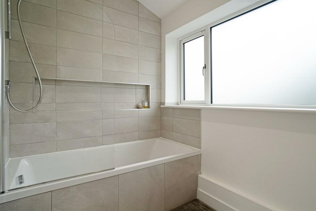 69519_3 Ashley Close, Charlton Kings - (17)_low.jp