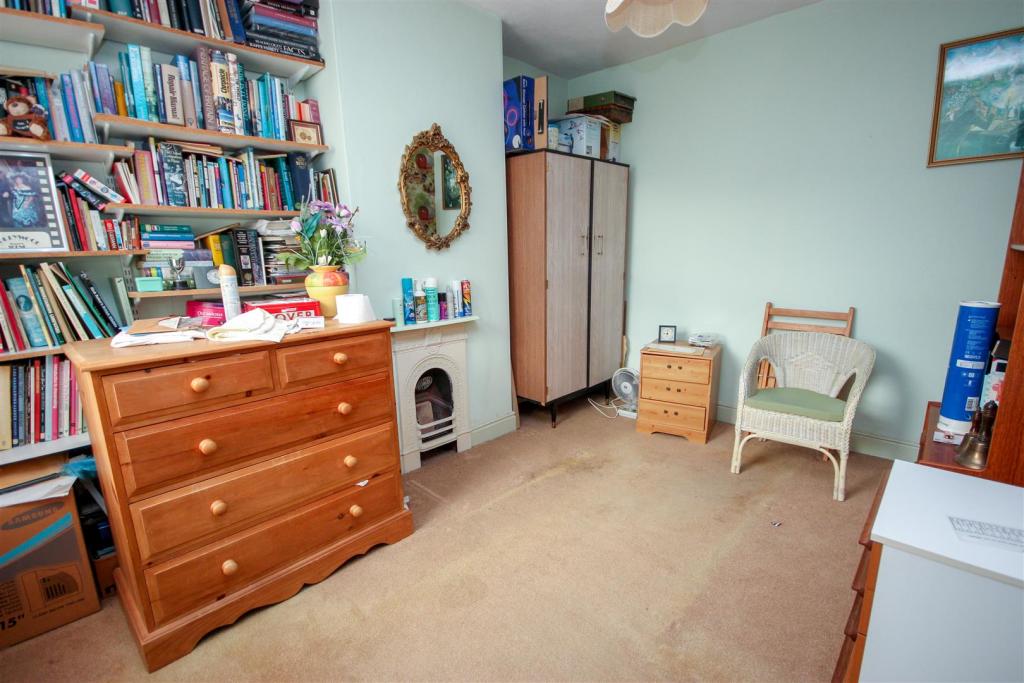 Bedroom 2.jpg
