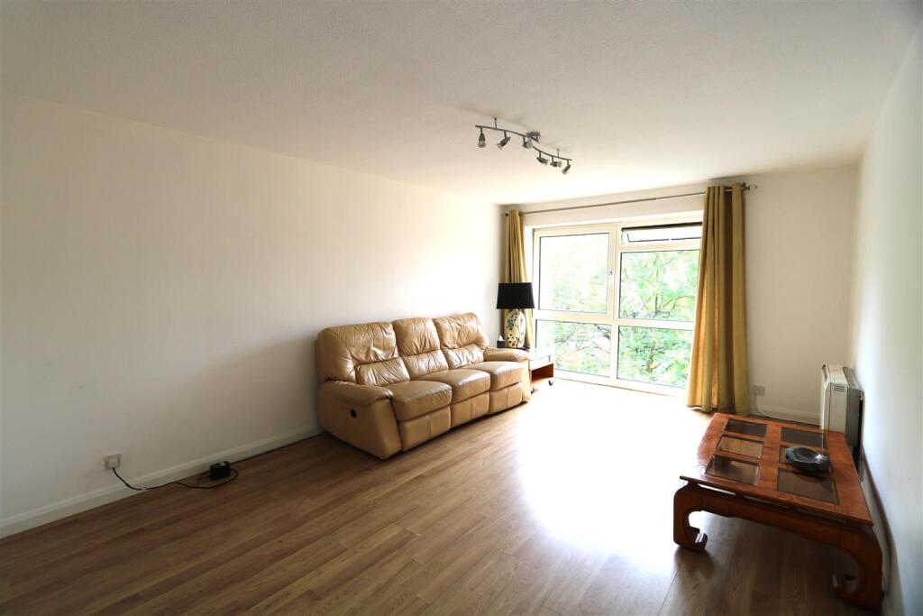 Living Room.JPG