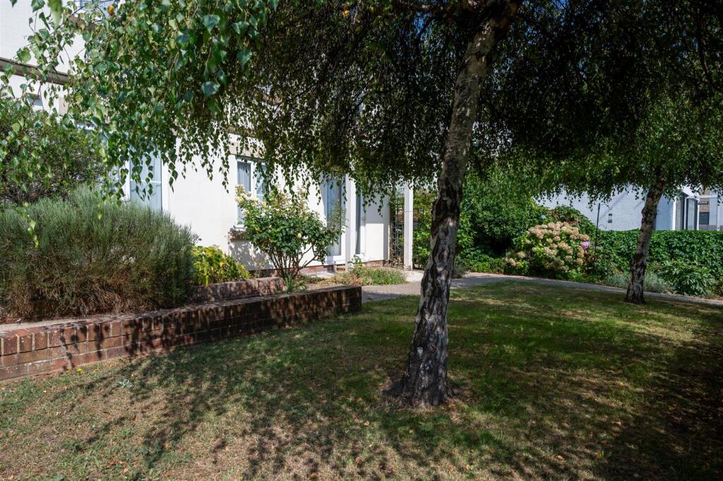 Flat 5 Bank House 25 3.jpg