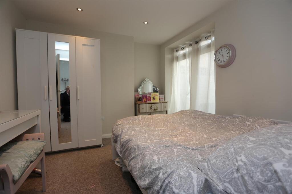 lgf 88 Goldstone Road - Furnished - Bed 2.JPG