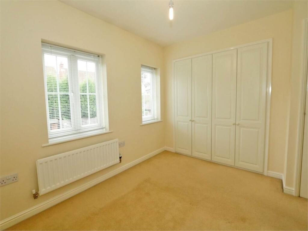 21 DW Main Bedroom