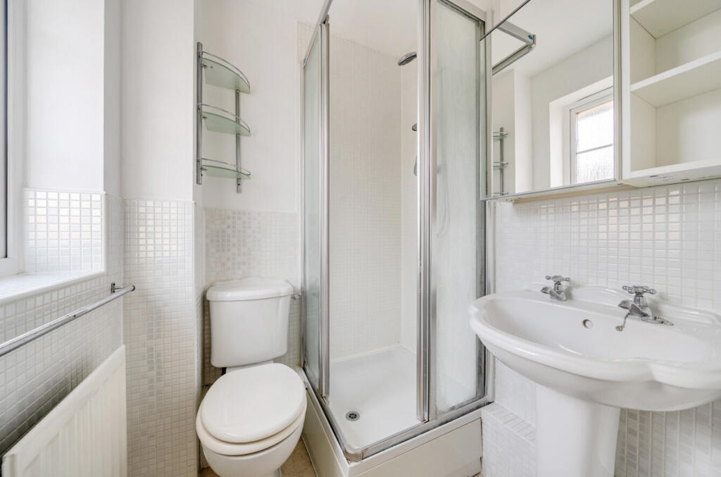 1353369-6-68c2f83...