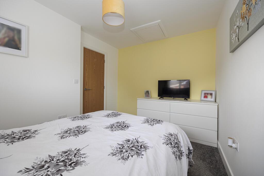 12 Franklyn drive-39