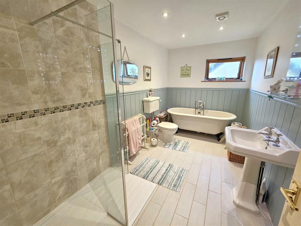 Family Bath.jpg