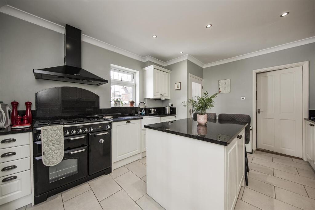 Kitchen Island  &amp; Range