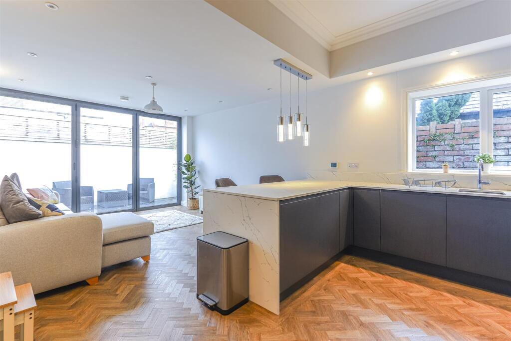 Albany Road 245, 2-14.jpg