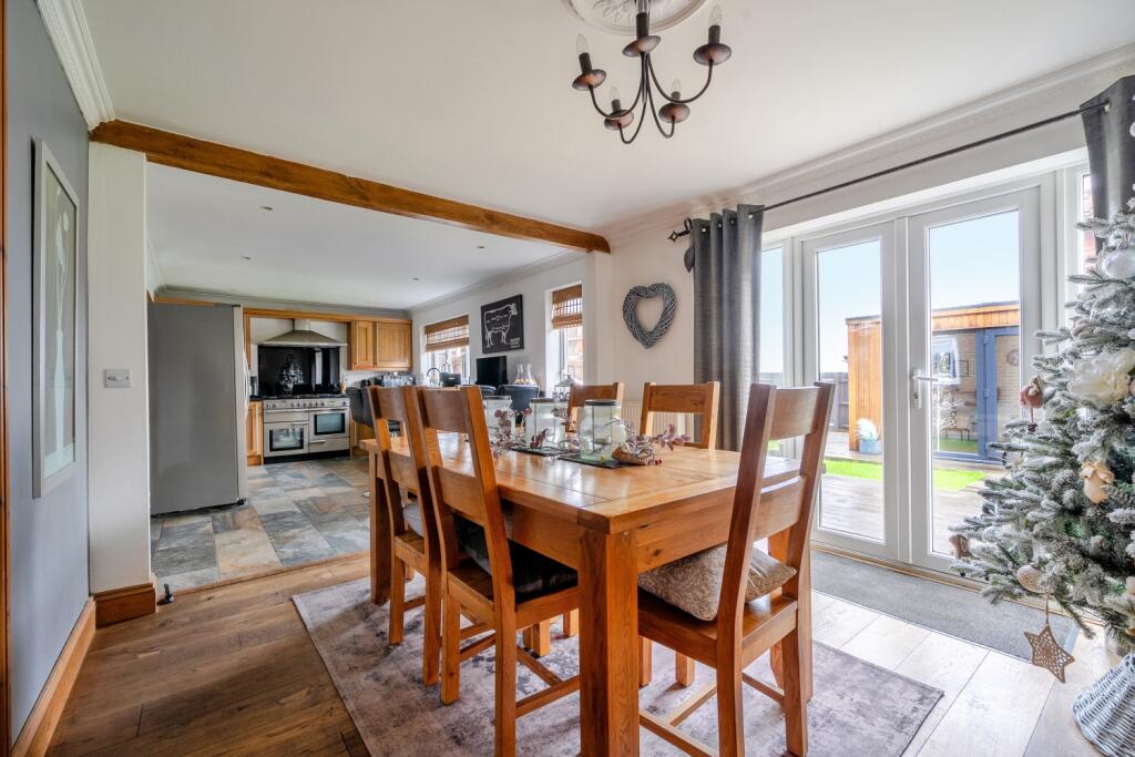 Kitchen Diner 