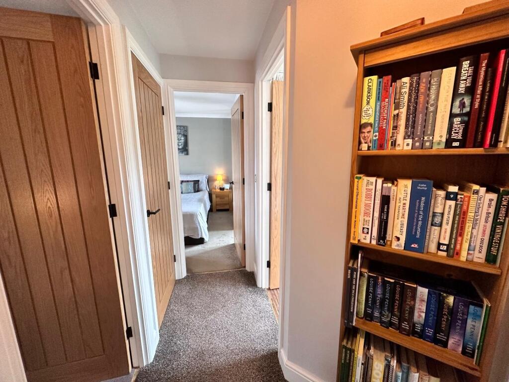 STAIRCASE TO FIRST FLOOR