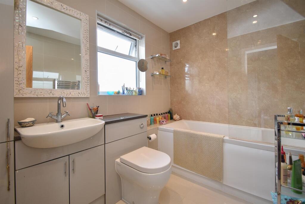 Ensuite