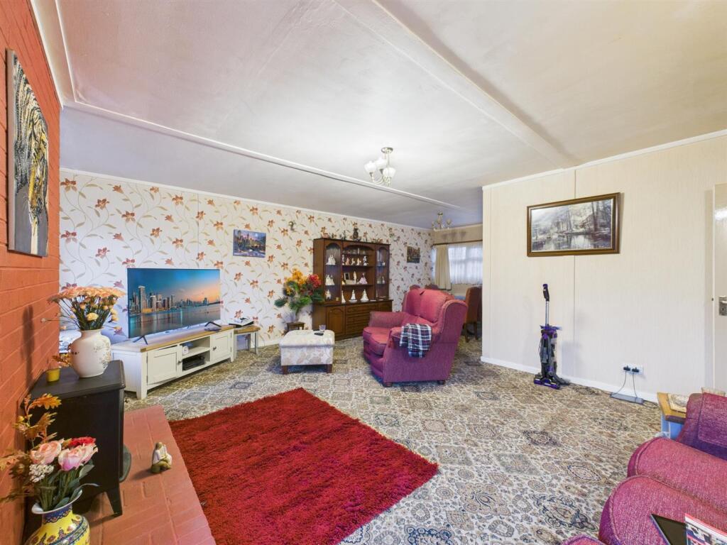 Reception Room/Dining Area
