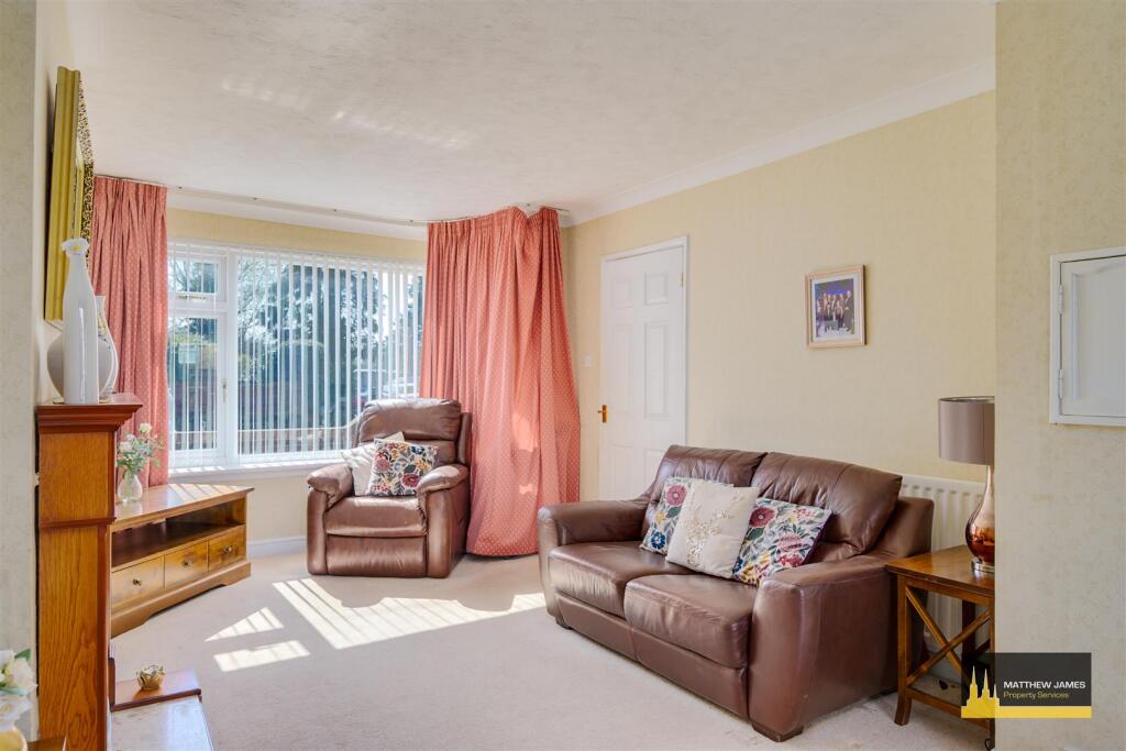 Lounge / Dining Room