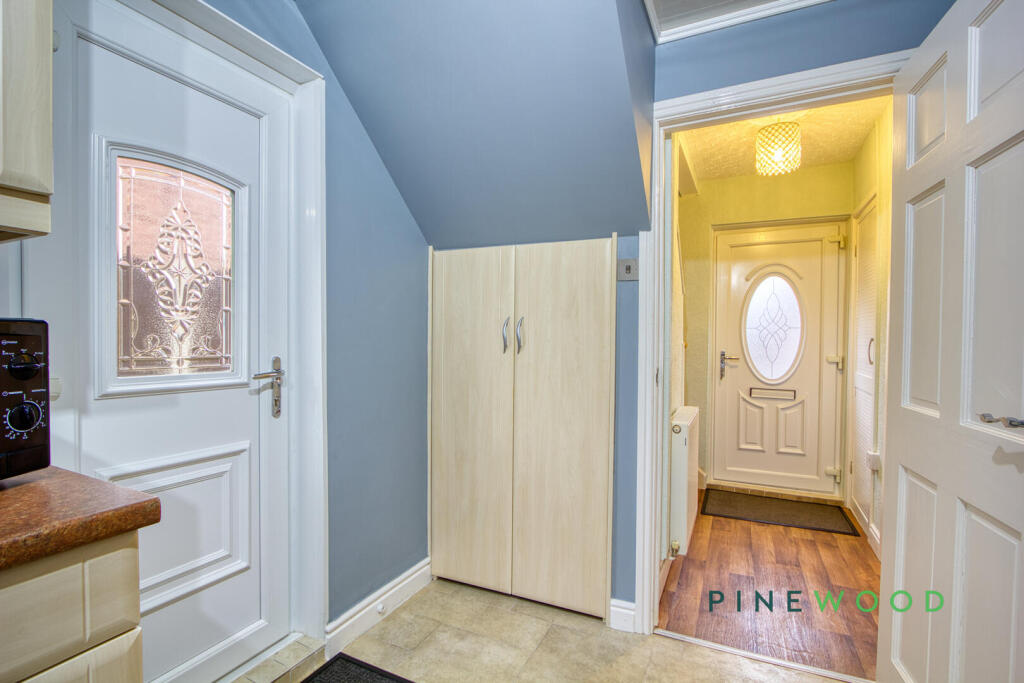 Side Door / Entrance Hall