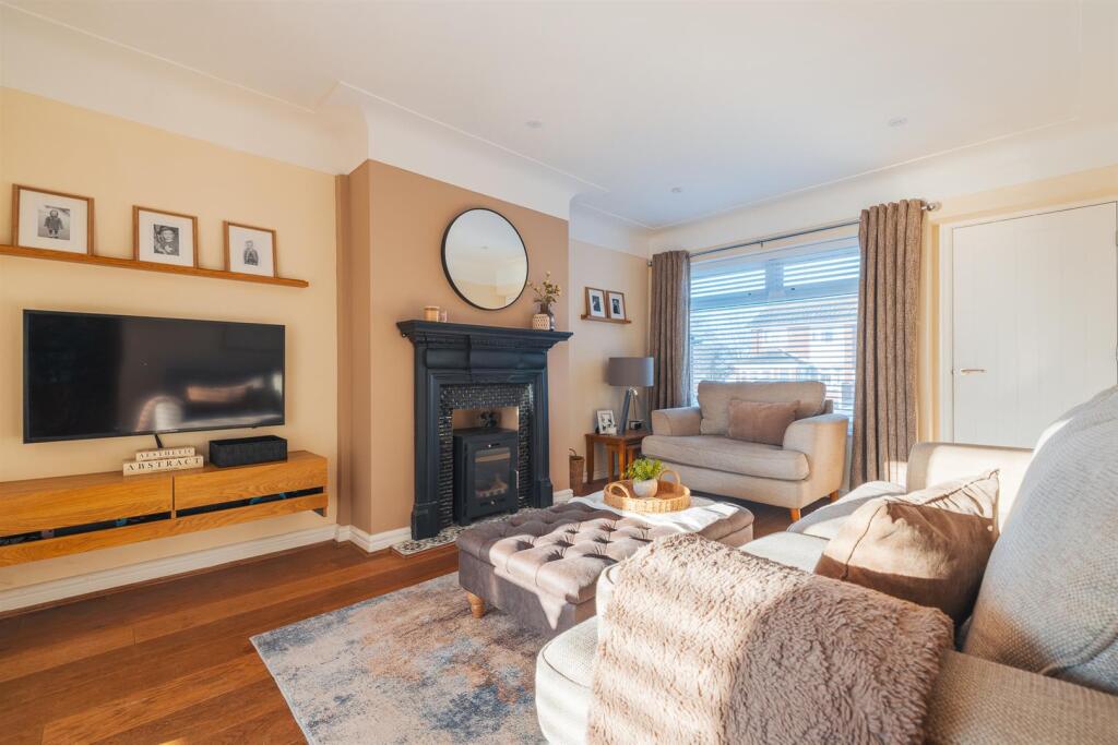 6 Greenfields Close-20.jpg