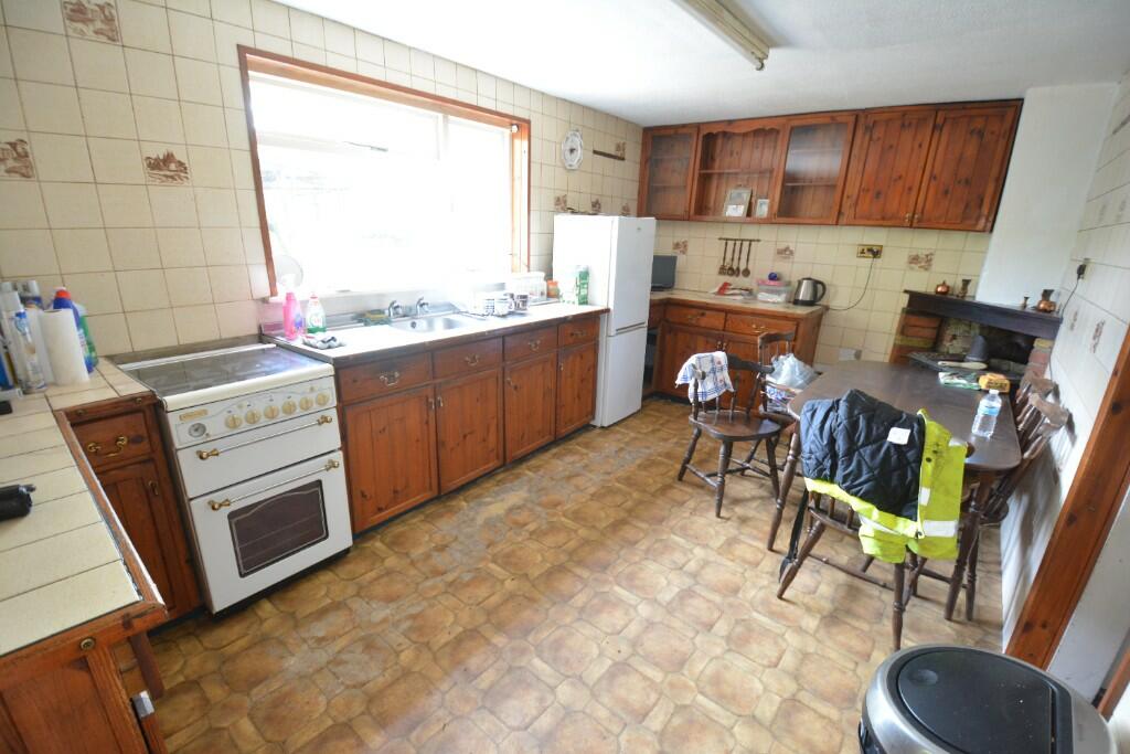 Fiited Kitchen/Dine: