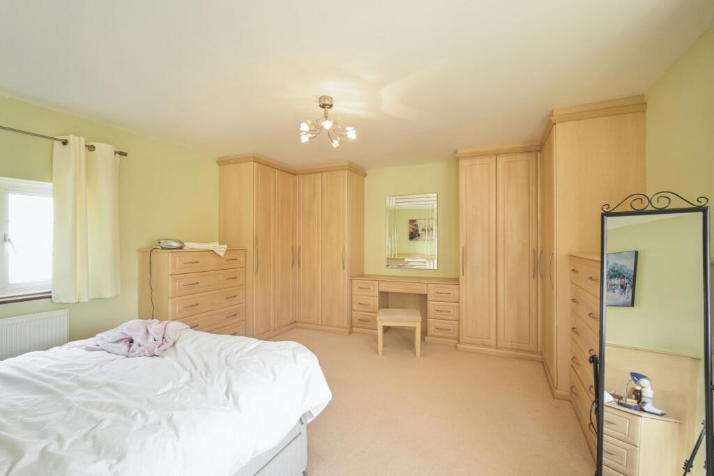 Chellows Gate, Chellows Lane, Crowhurst, Lingfield, Surrey RH7 6LU